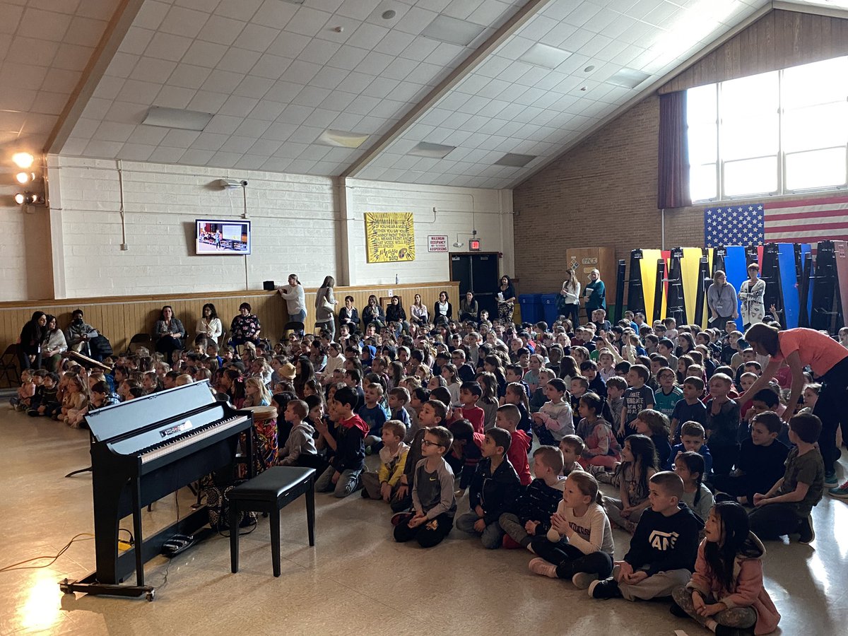 DrYannucci's tweet photo. Starting now...our first in-school concert for ALL students and staff since 2019. Music is back! #rjlPride https://t.co/mNfc1DcltY