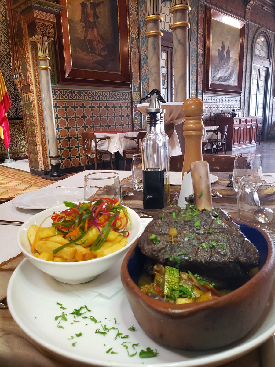 CasinoEspanolIq's tweet photo. Listo para servir! Nuestro delicioso garrón de cordero
Con el sabor típico de @casinoespanoldeiquique
Reservas al WhatsApp +56 9 3860 7252
#iquique #gastronomia #testaurant #plazaprat https://t.co/MwtnQu2qeE