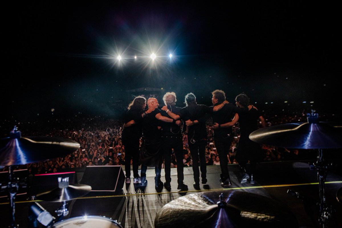 sodastereo's tweet photo. No hablaré del final.

#SodaStereo #GraciasTotales https://t.co/6tAEXYdEyA
