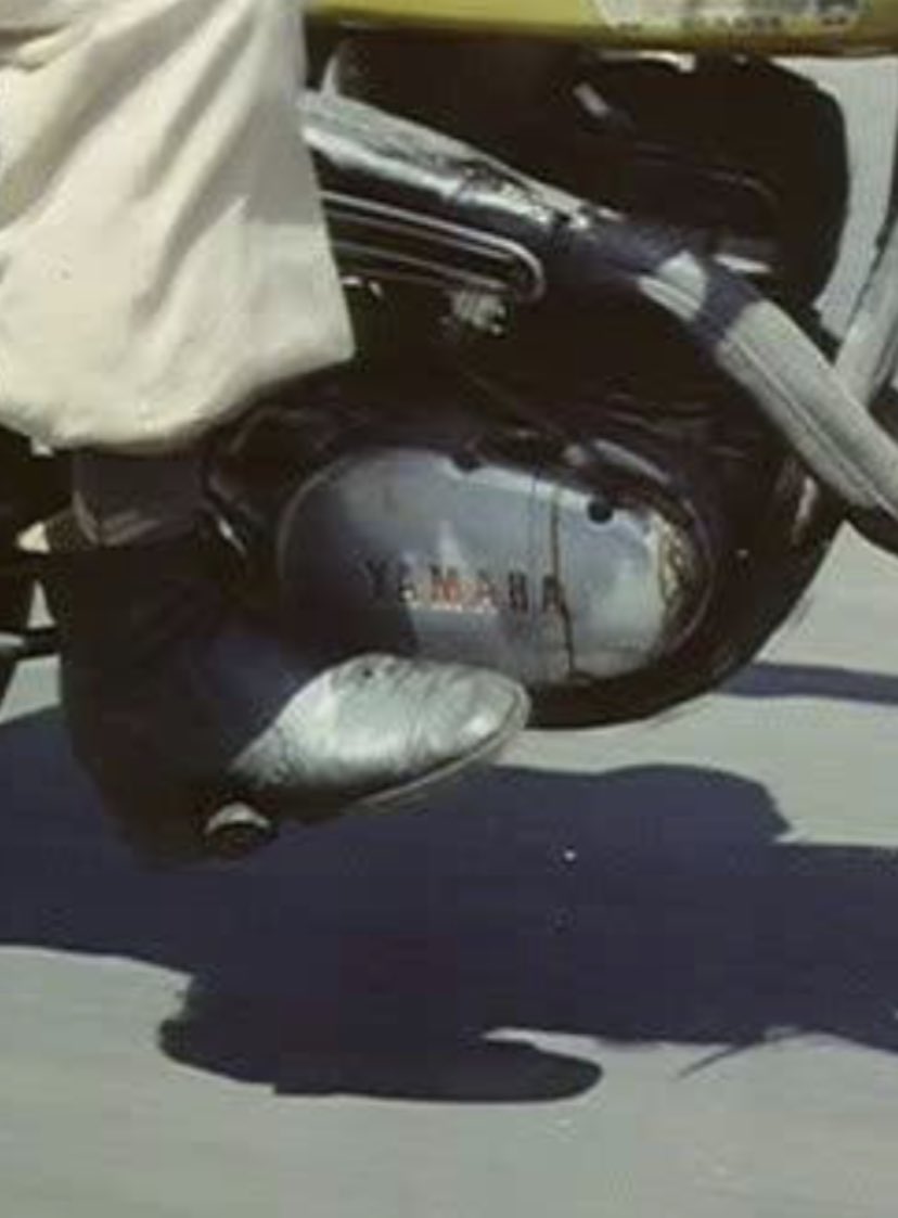 aspalod's tweet image. Bike used during song was YAMAHA not Rajdoot @juniorbachchan 

Whatever @SrBachchan sir is still on top of top. Biggest superstar of Indian cinema ever or forever 

Proud to be your fan, ef 

Love ❤️ you Amitji