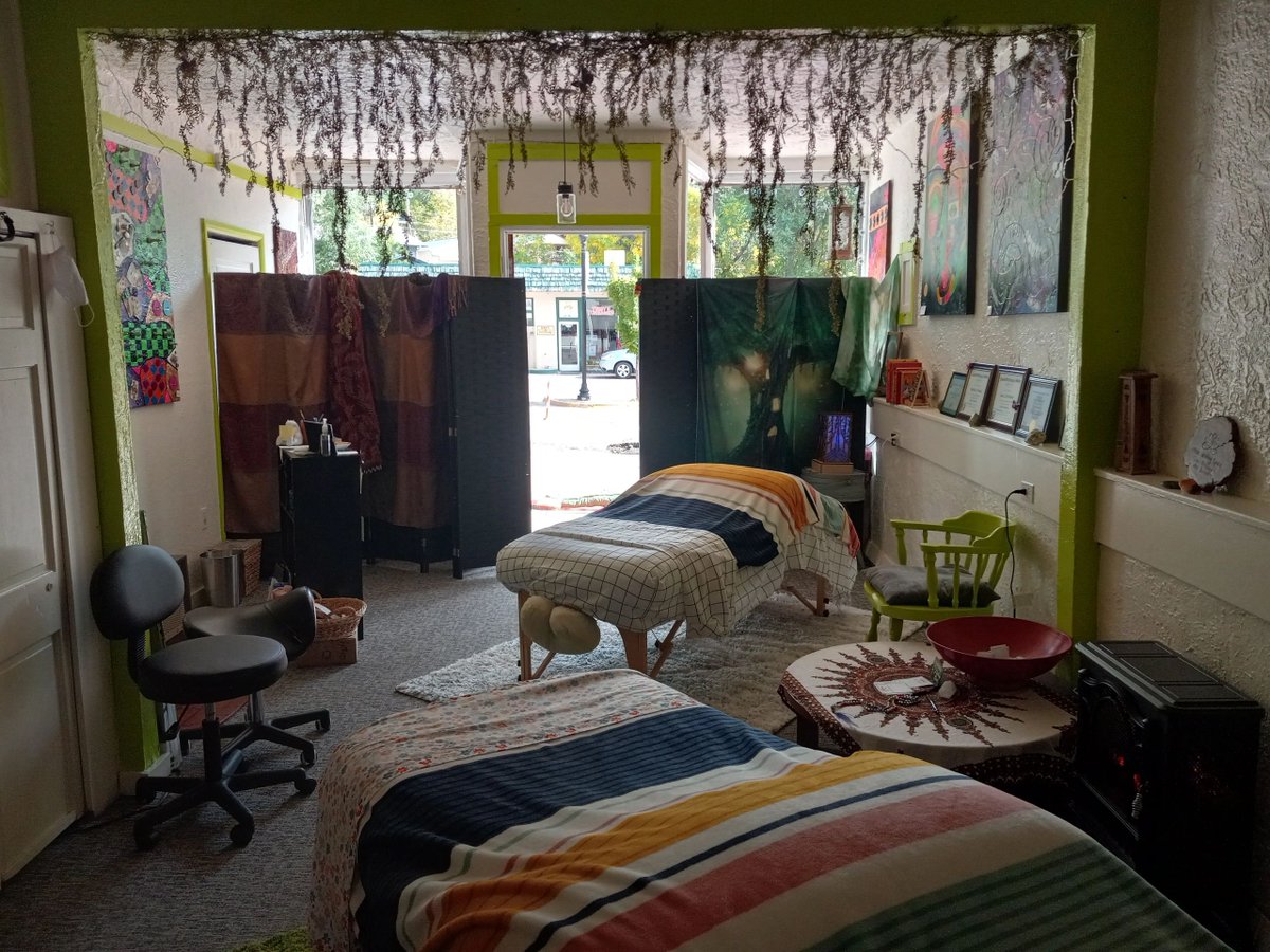 WholeHealingSpace tweet media