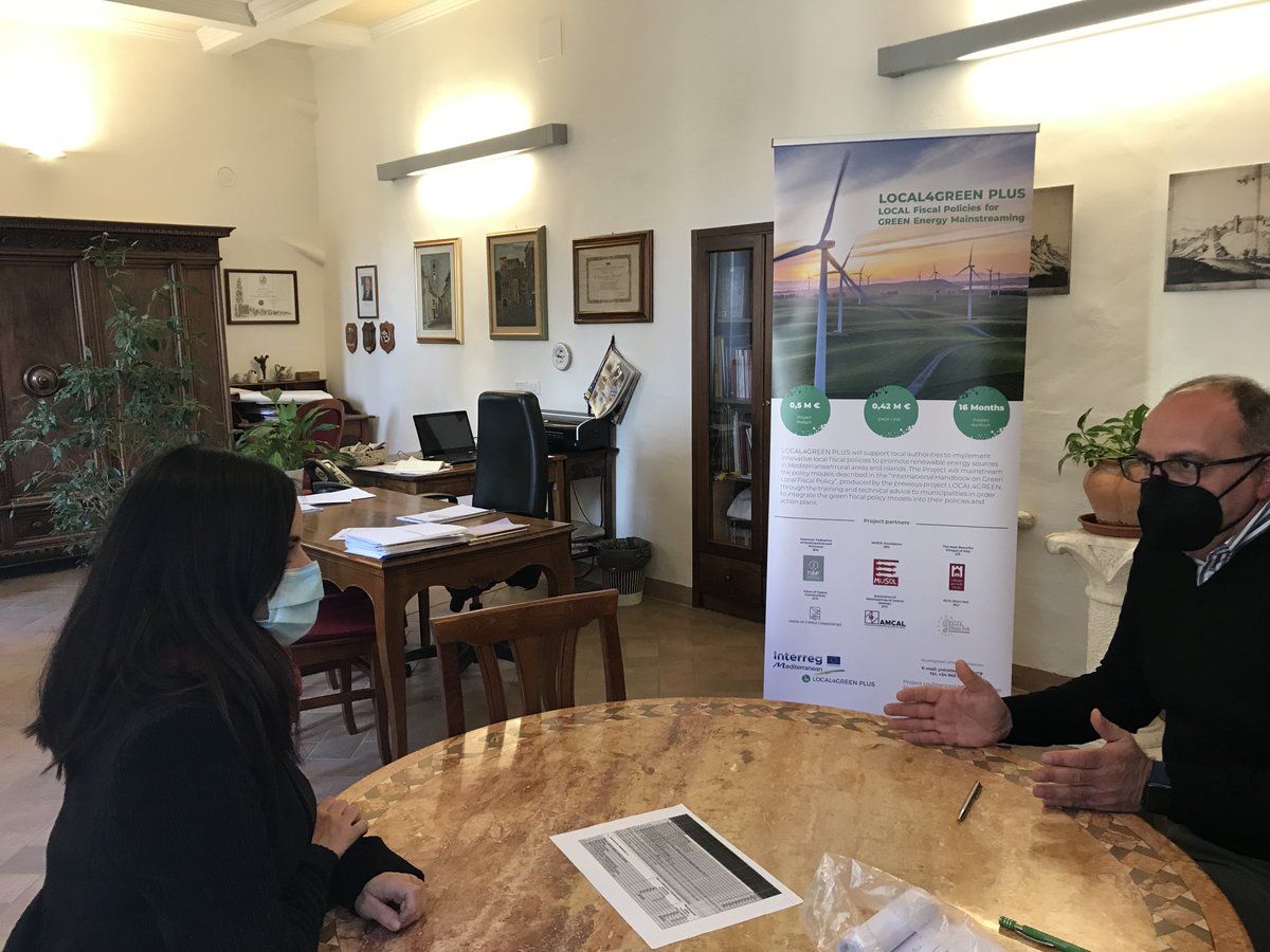 BorghiPiuBelli's tweet photo. A #SanCascianodeiBagni per trovare soluzioni per l’attuazione di politiche fiscali che agevolino investimenti di cittadini e aziende in fonti energetiche rinnovabili. Progetto @local4green
#LOCAL4GREENPLUS #RenewableEnergy #greenpolicies #borghi #Villages https://t.co/ypKvfI9Jr4