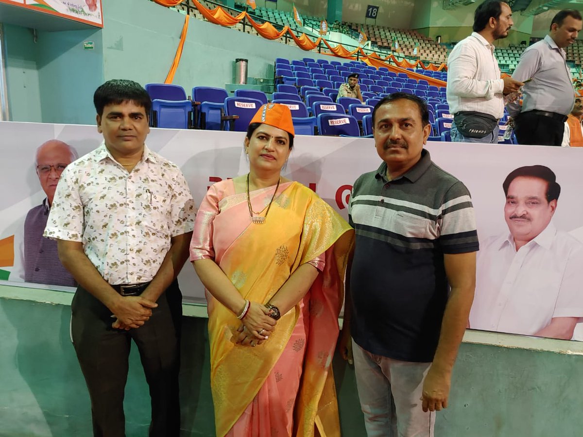 RajeshMoradia's tweet photo. મા. મુખ્યમંત્રી શ્રી @bhupendrapbjp જી ની વર્ચ્યુઅલ ઉપસ્થિતિમાં પ્રદેશ અધ્યક્ષ શ્રી @CRPaatil જી ,ધારાસભ્યશ્રીઓ,મેયરશ્રી, ડે. મેયરશ્રી તેમજ શહેર પ્રમુખશ્રી, મહામંત્રીઓ હાજરીમાં 'સક્રિય કાર્યકર્તા મહાસંમેલન'માં @BJP4India ના સ્થાપના દિવસ ની પૂર્વ સંધ્યાએ હાજર રહેવાનો અવસર મળ્યો. https://t.co/HD4vqrcDsS