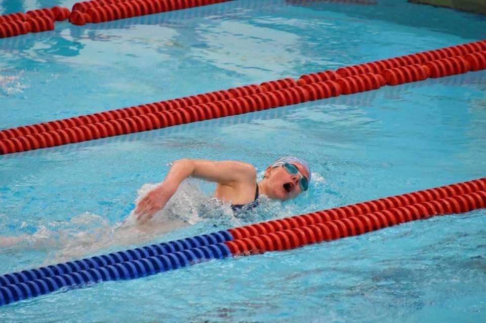 Blue Jay girls swim beats personal records - thebluejay.org/9834/sports/bl…