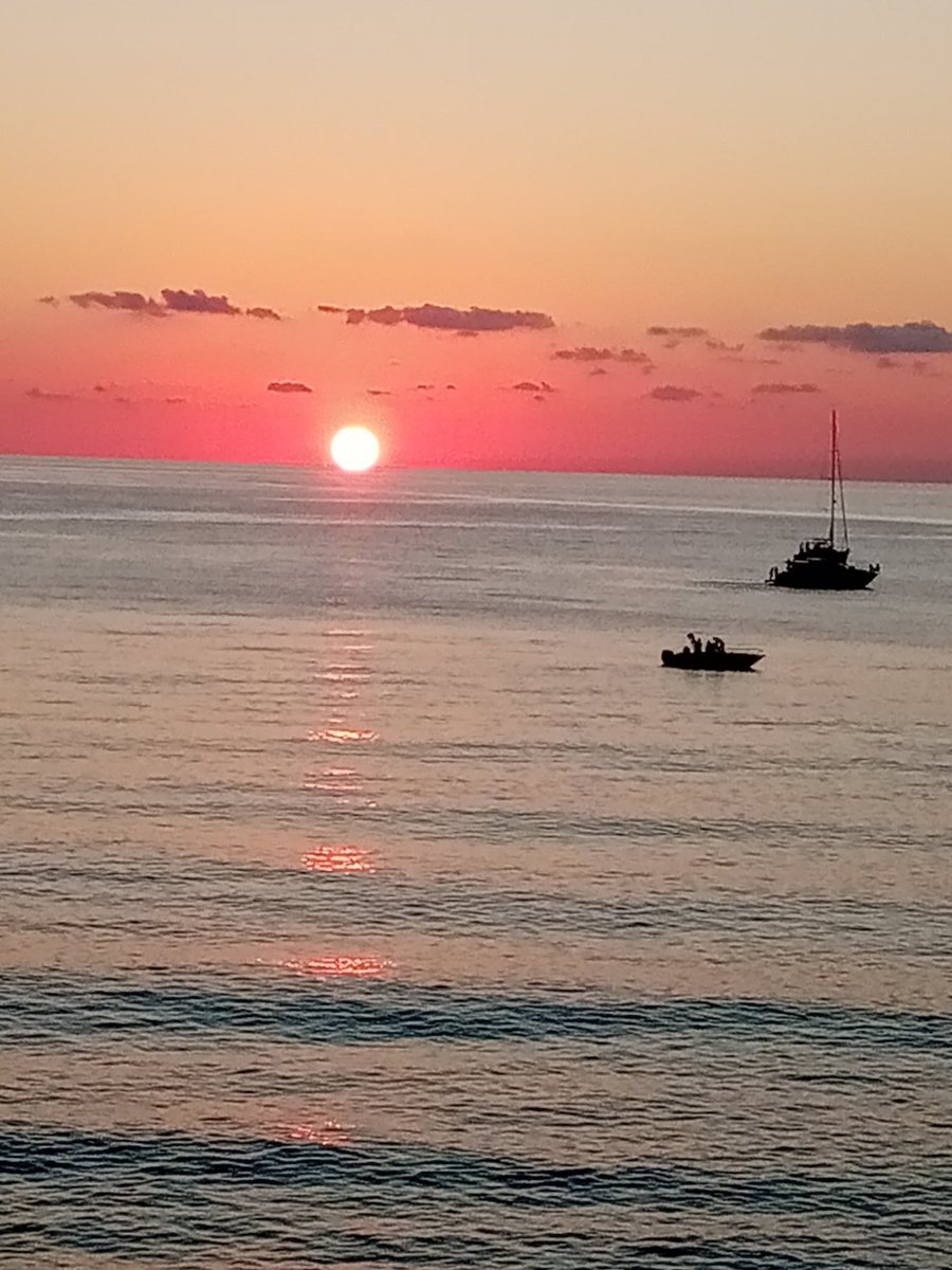 fiorema2014's tweet photo. Un bel tramonto a Cefalù (Sicilia) https://t.co/I5CBf1wuuA