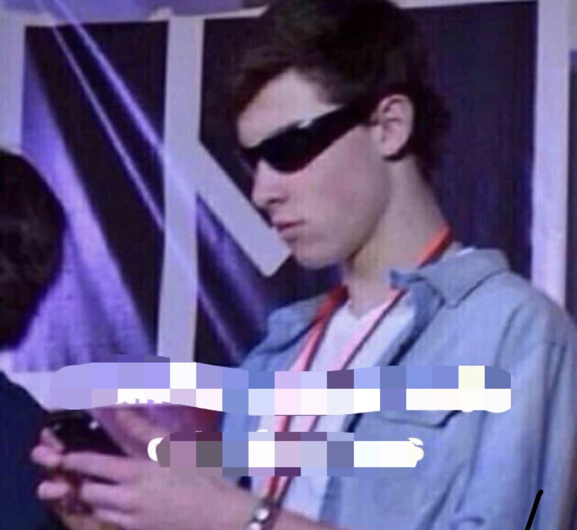 KimJRB_'s tweet photo. here waiting for @ShawnMendes to announce dates for Latin America at some point https://t.co/FHNVEjZJ7W