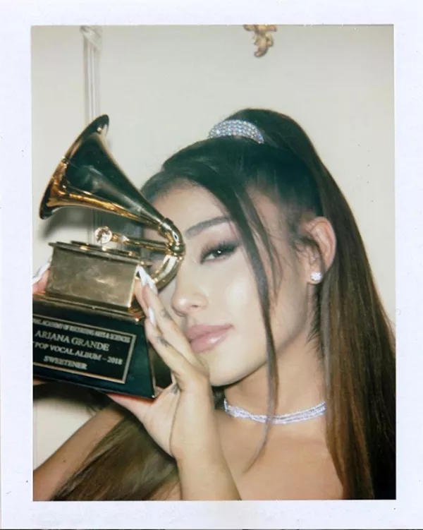 daviseraoficial's tweet photo. @eilishryy das minhas doze favs, so quatro tem grammy https://t.co/3zDpOXihQD