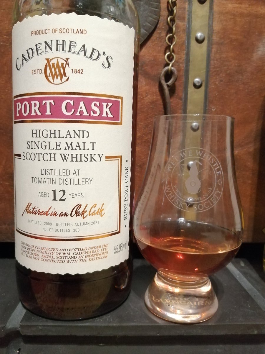 BertSmedley's tweet photo. Some (greedy) "brands" just tell you (quietly, obvs🦝) to "f#ck off", so... 

Raising a #TuesdayNightTickle dram to @SummertonClub for their positive engagement with a (random) member of the whisky community today. 

Cheers all🐢💥💥

#GuidGuys
#DoingTheRightThing https://t.co/yyrRGOzu5W