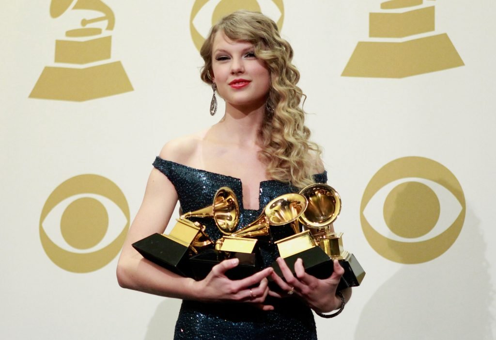 daviseraoficial's tweet photo. @eilishryy das minhas doze favs, so quatro tem grammy https://t.co/3zDpOXihQD