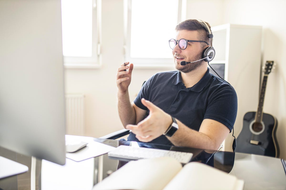 Did you know that MAXcallcommand customers get access to real-time status of all agents whether local or remote? Call us today at 866-353-8357 or visit us at vantageunified.com to learn more!