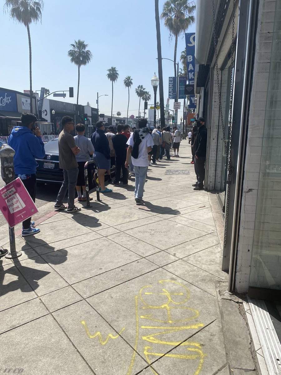kevindando's tweet image. Standing in line for #Supreme bc that’s what parents do I guess.
