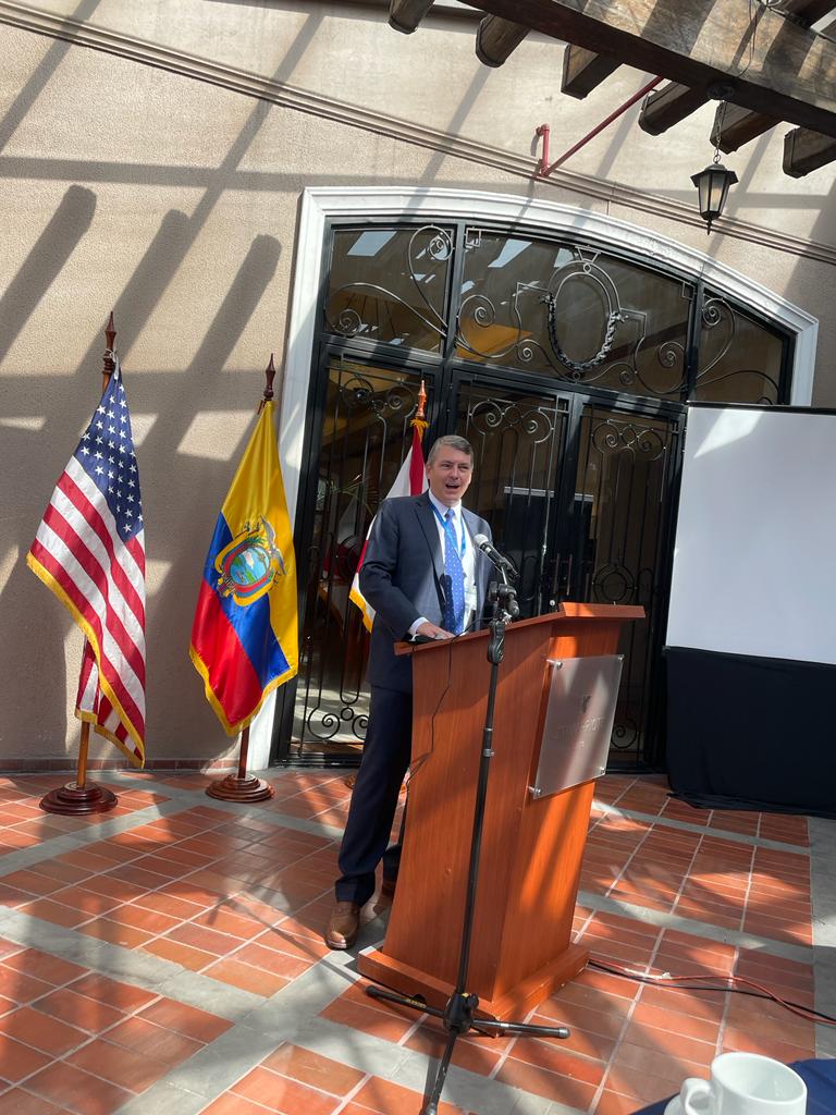 amchamec's tweet photo. Hilo 1/2
📢Hoy Ecuador recibe la visita de importantes empresas de Florida.
Desde #AmchamQuito desarrollamos una charla sobre “Doing Business" en torno a las perspectivas y el clima de inversión en el país 🇪🇨
🔝Fortalecemos los lazos comerciales entre Ecuador y Estados Unidos https://t.co/cqN7AO127f