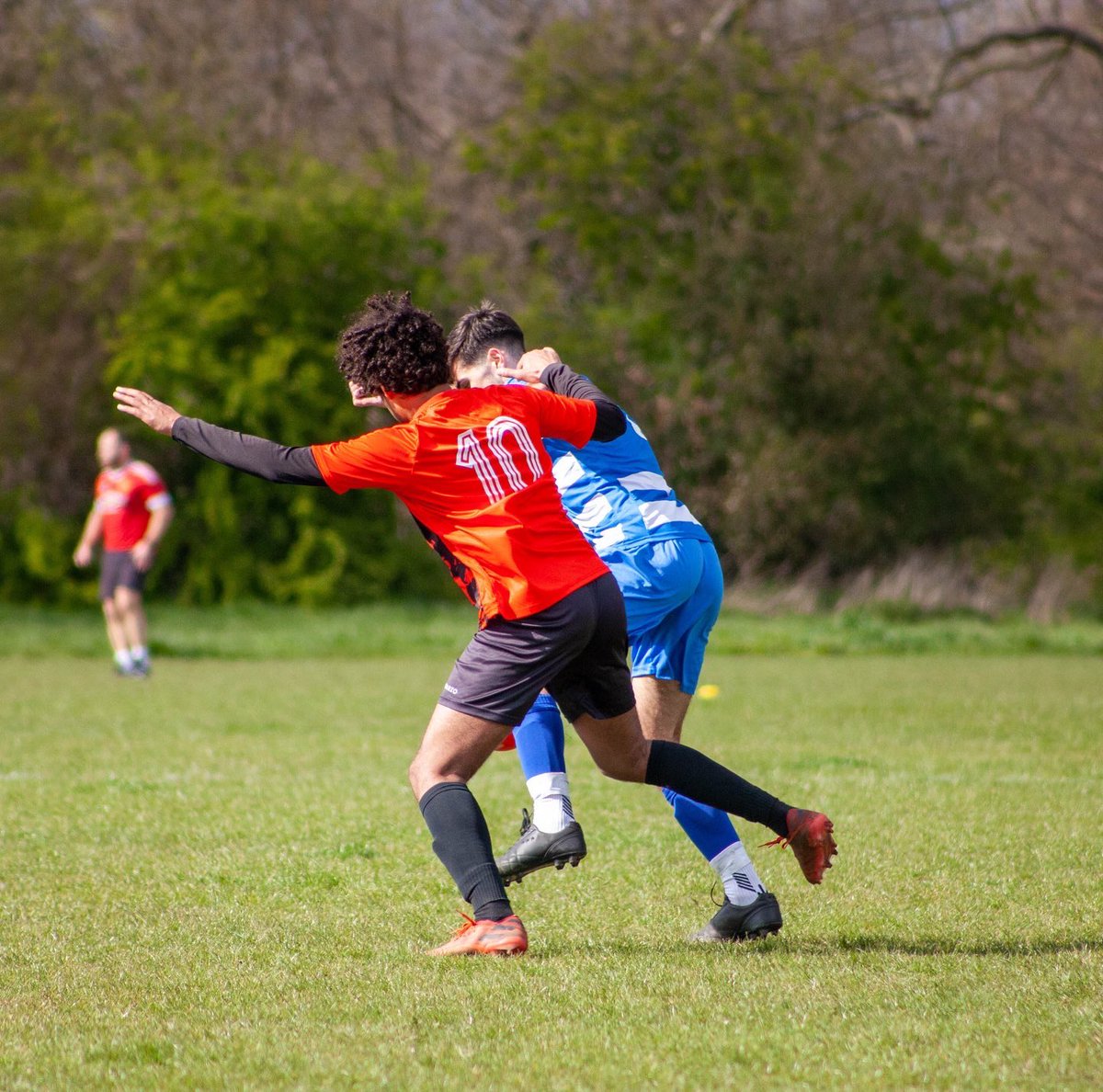 sfn_fc's tweet photo. Back in training tomorrow ahead of this weeks game!!
#SFNFC #kickitout #upthesfn ⚫️🔴 https://t.co/R1IOtQVoPw