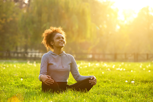 modernonsocial's tweet photo. We spoke about checking in and #listening to your body as a form of #selfcare. You might ask yourself: Are you feeling any tension? Do you need to just let go of couple of chores today and get to bed early? Give this gift of #intentionalreflection to your body. #selfreflection https://t.co/96IbmqoRMb