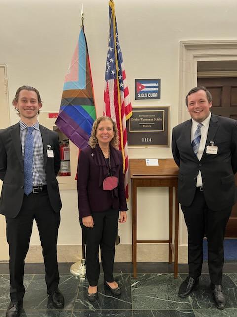 ThadPotter1's tweet photo. Got a chance to speak with @DWStweets on graduate student issues alongside @uf_gsc pres Paul Wassal! Thank you to @NAGPS and @therealrockin for putting on Spring LAD! https://t.co/MU6yHJqiT0