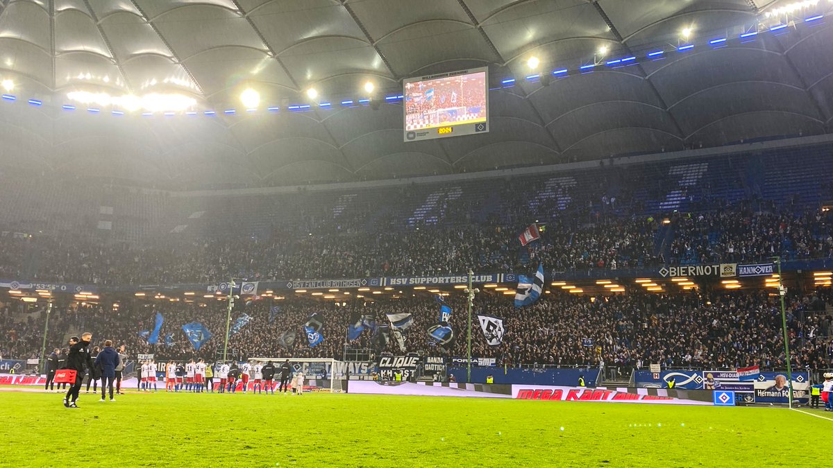 HSV's tweet photo. ➕3️⃣

FÜR EUCH. 
FÜR UNS. 
FÜR HAMBURG.

🤜🏼🤛🏾

#nurderHSV #HSVAUE https://t.co/xYLHGZ4nKo