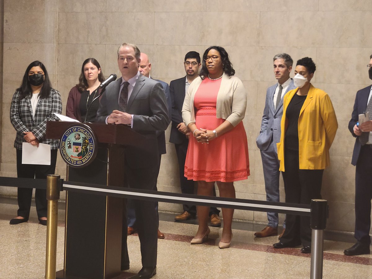 LarryCoble350's tweet photo. On Wednesday, March 23rd, 2022 the City of Chicago made it official and divested the portfolio used to fund the City's operations! Here I am speaking at City Hall prior to the unanimous vote to codify fossil fuel divestment into law! #DivestChi #DivestIllinois #ActOnClimate https://t.co/MlJZbWwqK7