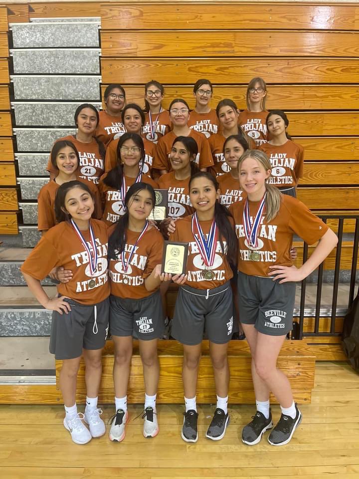 MorenoJrHigh's tweet photo. Congratulations to our 8th grade girls winning the District Track and Field meet! Great job and way to compete! Your coaches and school are proud of all your hard work! @DrTiffanySpicer @TryMeFanning1 @BeevilleISD https://t.co/DaTQ7q8xNQ