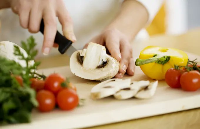 ❤ Are you experienced in the kitchen &amp; would love to have the opportunity to prepare meals for our amazing patients? ❤ 
Join our Food Service Department Team as a Casual Food Service Worker! If interested please send your resumes to info@hospicefredericton.ca 
Attn: Jessica