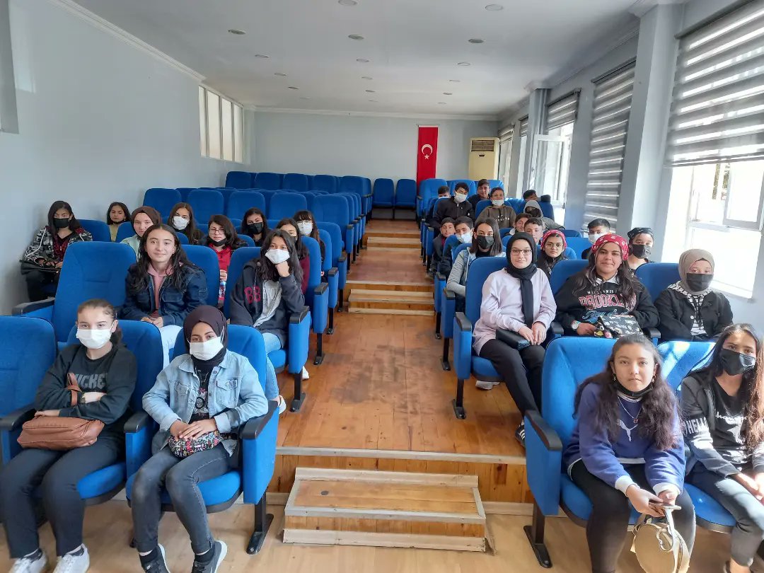 ibrahimcalik46's tweet photo. Önsen Ortaokulu'ndan Gelen 8.Sınıf Öğrencilerine, Toplantı/Konferans Salonumuzda; Okulumuzun İmkanları ve Lise Türleri Hakkında Bilgilendirme Çalışması Yapıldı.
💭✒💫 https://t.co/1qjzkh5F8g