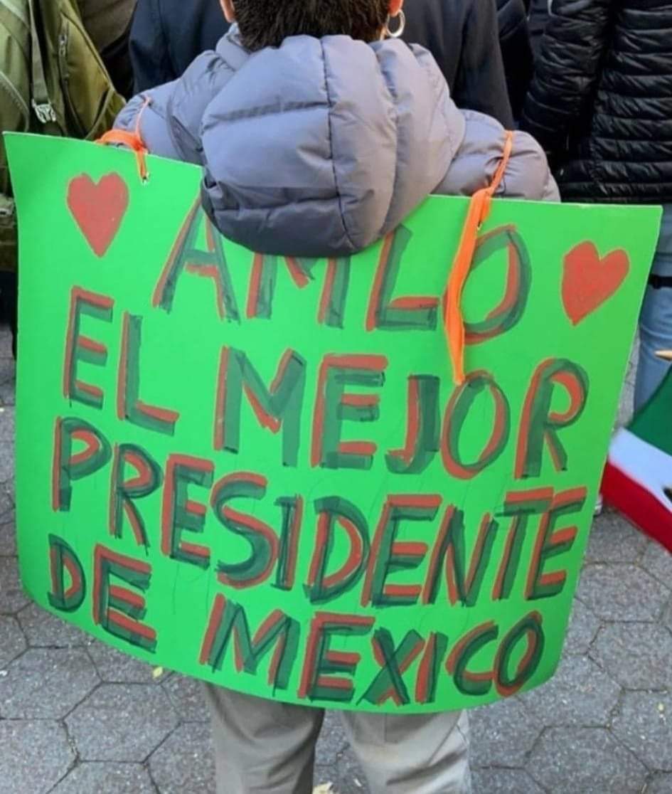 EContigoAMLO's tweet photo. 🙌¿Cómo negar que tenemos al mejor presidente que ha existido en la historia de México? Este 10 de abril,  no solo votamos por la continuidad de un gobierno humano, sino votamos también para que en un futuro desterremos a los malos. ✅🗳️
#QueSigaAMLO #EstamosContigoAMLO https://t.co/TB6MuNT2oA