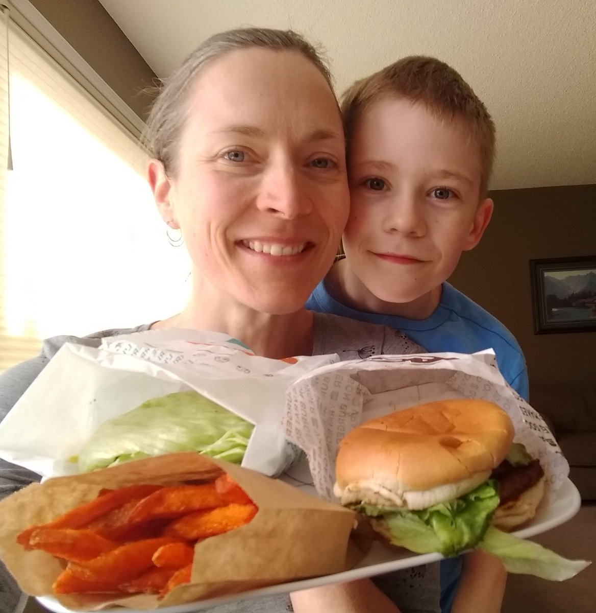 FidoKittyCat's tweet photo. Thanks for lunch @SafeSoftware #FMEWT22 @AWCanada https://t.co/YCIkg0TOqK