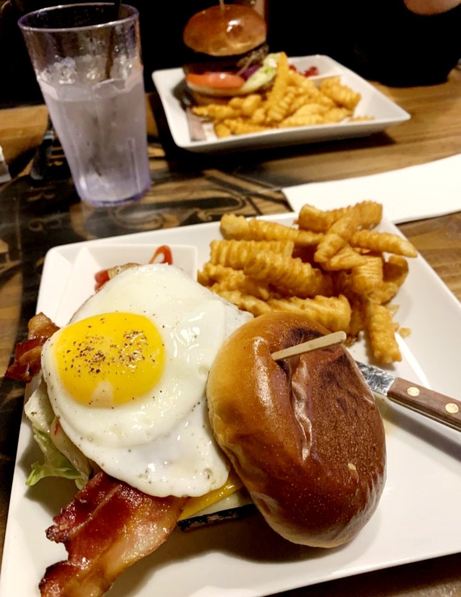 acesbarandgrill's tweet photo. People in here swear by our burgers. Granted, people in here swear a lot.
#acesbarandgrill #orangeparkacres #villapark #tustin #orangecounty #ocfoodies #elmodenahighschool #elmodena #chapmanu #yelpoc https://t.co/RdDZNYl8d5