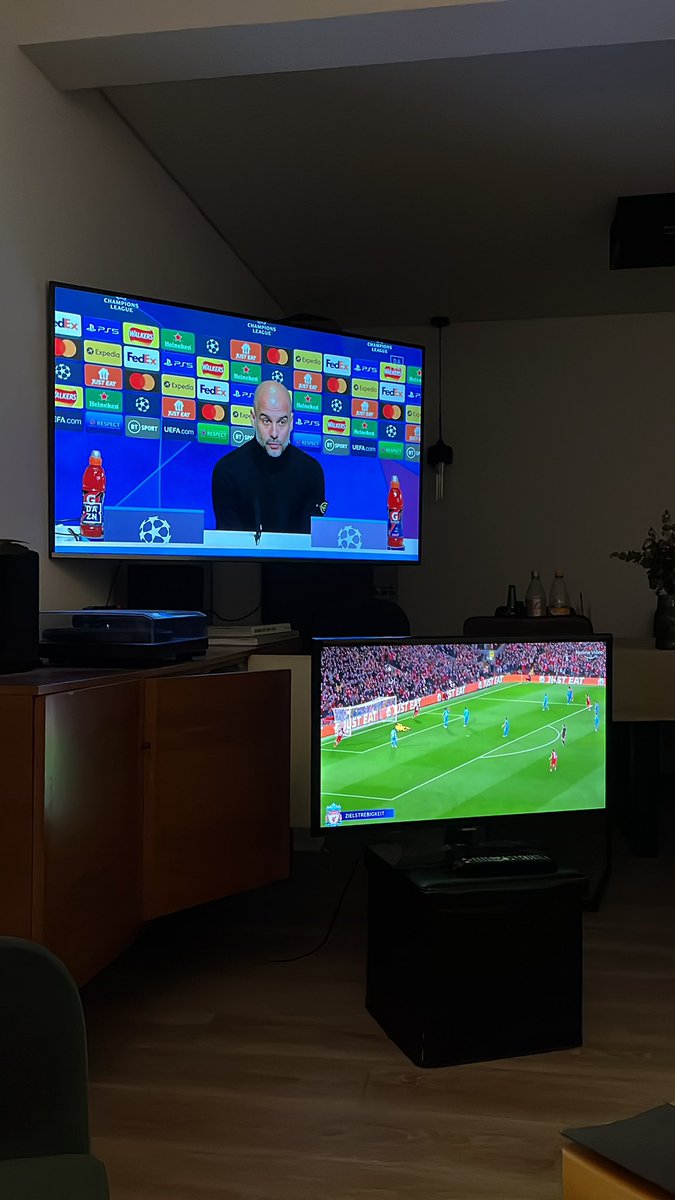 So sieht das jetzt also aus, wenn man am Dienstag die Konferenz schauen will… #ucl  <a href="/DAZN_DE/">DAZN DE</a> <a href="/amazonDE/">Amazon.de</a>