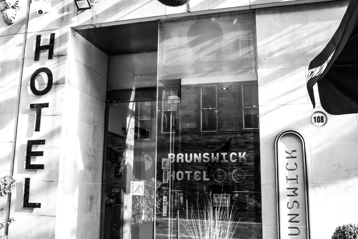 brunshotel's tweet photo. Planning a date night in #Glasgow soon? Merchant City IS the place to be, and #thebrunswickhotel IS the place to stay. #merchantcityglasgow #datenightglasgow #overnightinglasgow #brunswickhotelglasgow #perfectdatenight #nightowlsglasgow https://t.co/kVrx4DMpeE