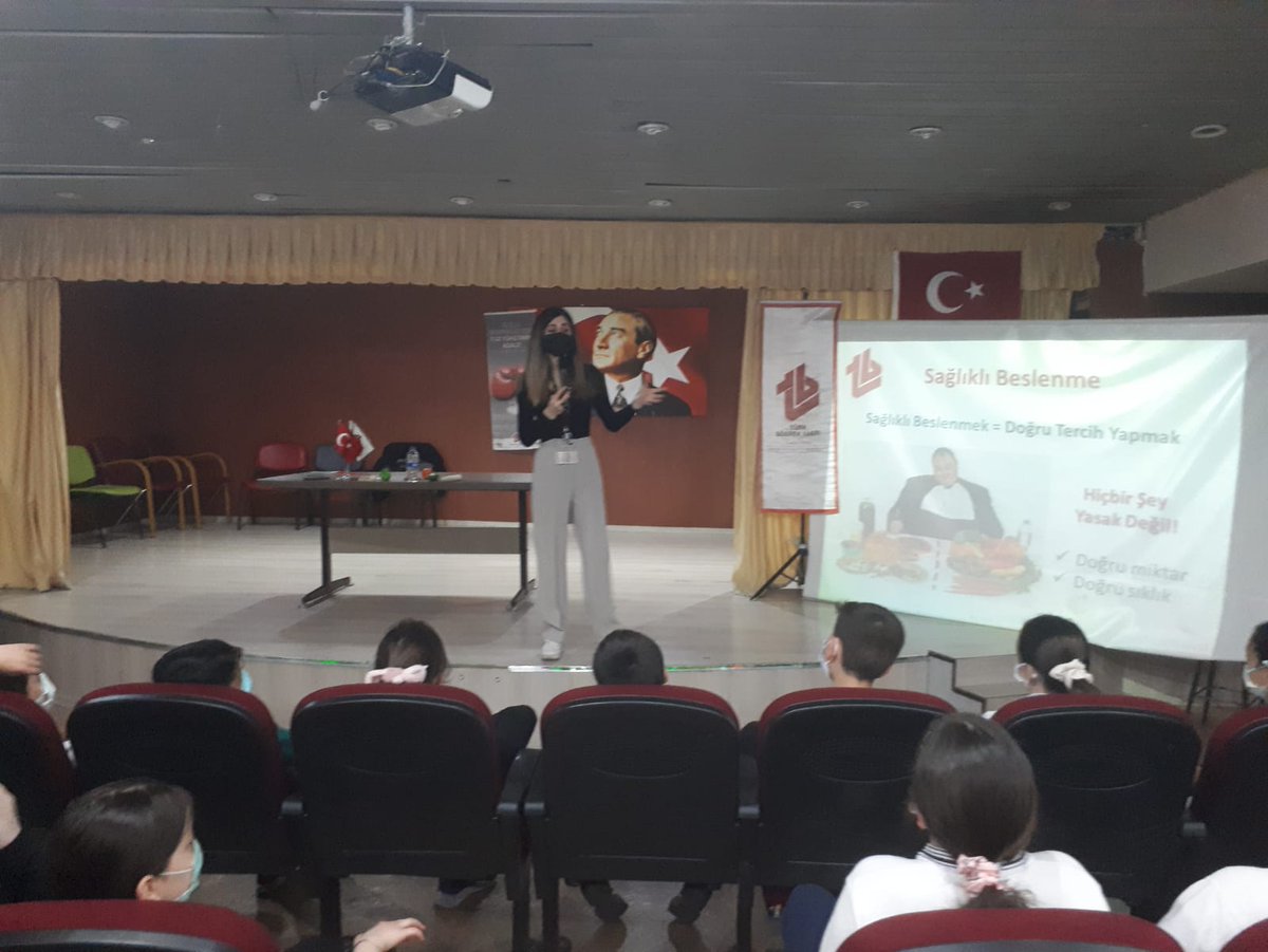 RemziSerif's tweet photo. “Aşırı Tuz ve Şeker Tüketiminin Zararları ile Sağlıklı Bir Yaşam İçin Beslenme Hayat Tarzı Önerileri Eğitim Projesi”  kapsamında okulumuz 5. Sınıf öğrencilerine Diyetisyen Çağla DAĞ tarafından seminer gerçekleştirilmiştir. 
@boduroga @ilce_mem @izmir_ilmem @TurkBobrekVakfi https://t.co/WIVgooEYO3