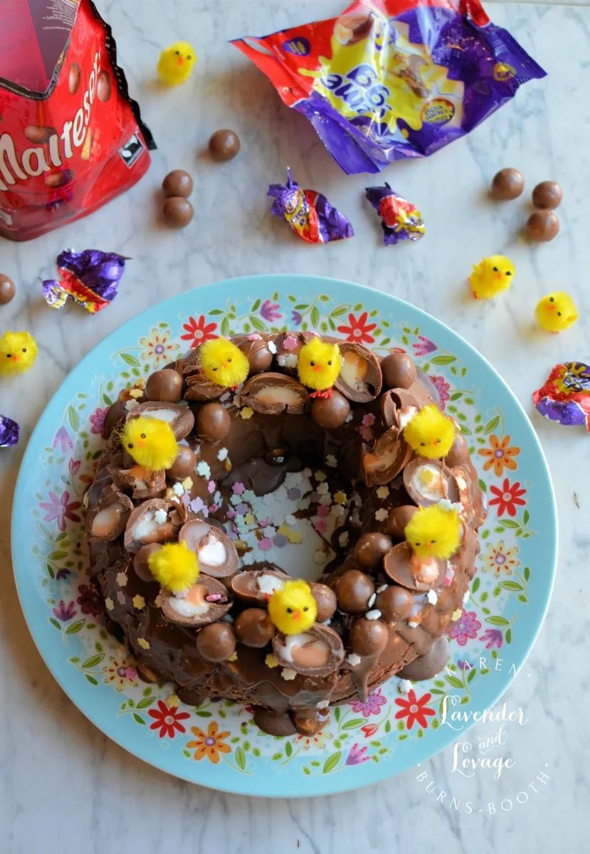KarenBurnsBooth's tweet photo. Here’s my 3rd recipe for #TeaHour A NO-BAKE CAKE FOR EASTER - CREME EGG &amp; MALTESER CHOCOLATE TIFFIN BUNDT CAKE @TeaHourUK https://t.co/Ro0evPNtiF #EasterTea https://t.co/Go0u63SNDO