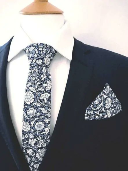 emporella's tweet photo. This Tie and matching pocket square is created using Genuine Rose and Hubble fabric with a Morris inspired navy floral design by Emporella seller Hunter and Wells
https://t.co/nCosguMqjg

#womaninbizhour #YourBizHour #menswear #tie #groom #mensstyle #Mensfashion https://t.co/Q8GVpSsP4r