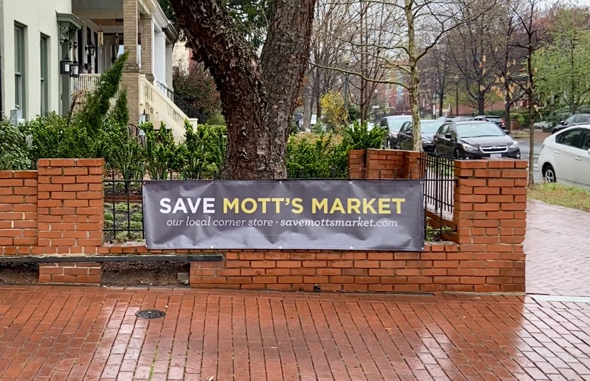 SaveMottsMarket's tweet photo. If you love a good corner market, help us keep this one from disappearing. #savemottsmarket https://t.co/BTfRzia8kx