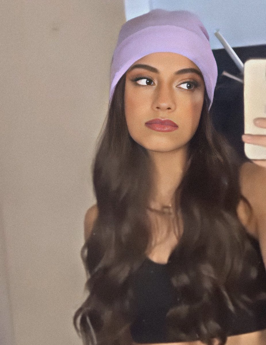 siinayoo's tweet photo. My little girl Nour,you have a very beautiful soul. You deserve all the love and support.Keep creating and I am the first to support you.All the love from me to you. Do not let any negative comment affect you. You are the most beautiful Lebanese girl my eyes have seen,love you❤️‍🩹! https://t.co/P5N94gzUIJ