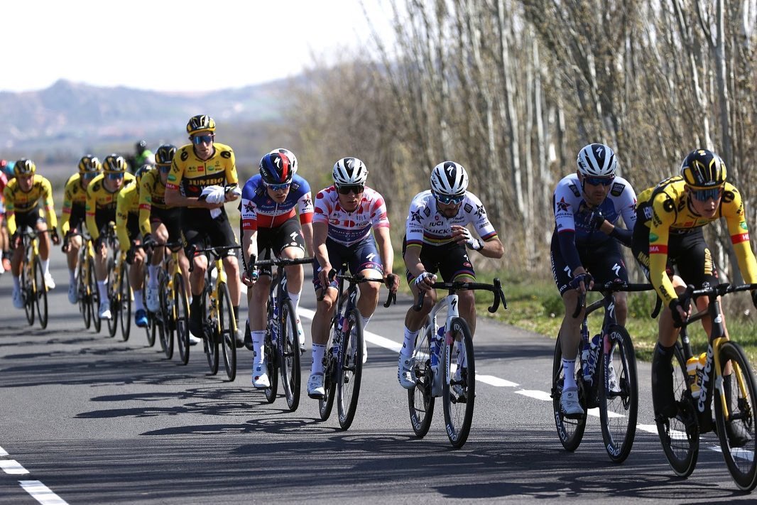alafpolak1's tweet photo. Quel plaisir de retrouver le chemin de la victoire après quelques semaines en dent de scie. Mais le travail paye toujours ✊

Merci à toute l’équipe, et @EvenepoelRemco en parfait lanceur dans le dernier kilomètre.
Hâte de poursuivre cette semaine au Pays Basque 🎉

Merci à tous! https://t.co/iCeECU3jcm