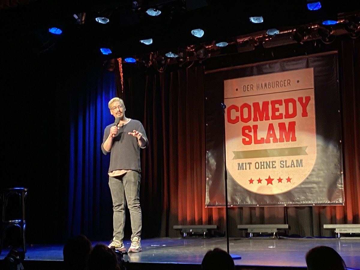 SaSaLaSharif's tweet photo. #HAMMAAA 🤣🤣✌️
Serkan in #HAMBURG ❤️⚓️
Cok güzel!!!
LOVE 💖 HIM
#ComedySlam
Mit ohne Slam
*Reeperbahn um 20:52 https://t.co/piWzTptMil