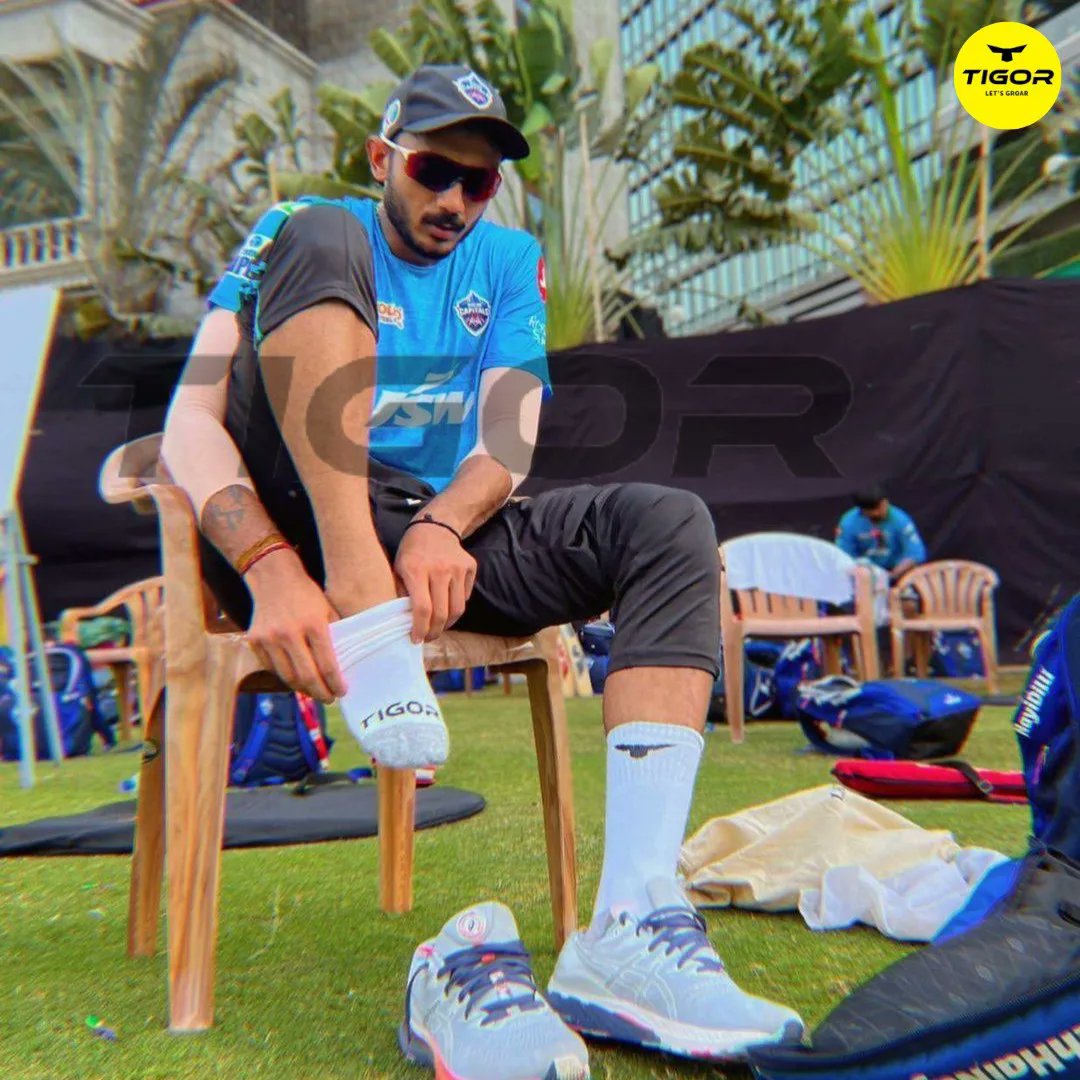 iamkaranbachani's tweet photo. Thanks to Akshar bhai patel, the Indian team player and currently playing for in IPL for Delhi capitals. For accepting and appreciating Tigor Cricket Socks.

#aksharpatel #axarpatel #gujrat #delhi #delhicapitals #IPL #IPL2022 https://t.co/199y712tHQ