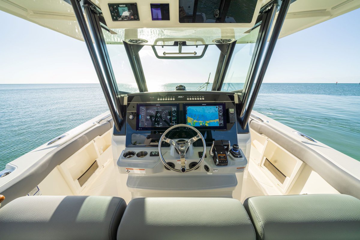 Boston_Whaler's tweet photo. It's all in the details. 
Our new 360 Outrage is built with the latest in marine advancements to improve your on-water experience. https://t.co/iDm6HCJgfS