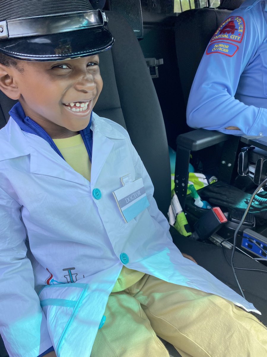 play_police's tweet photo. Today was soooo much fun!! It was so nice to get things going again and we could not have asked for a more beautiful day!! #buddieswithbadges #policeatplay #communitypolicing https://t.co/QgWwEwRwzq