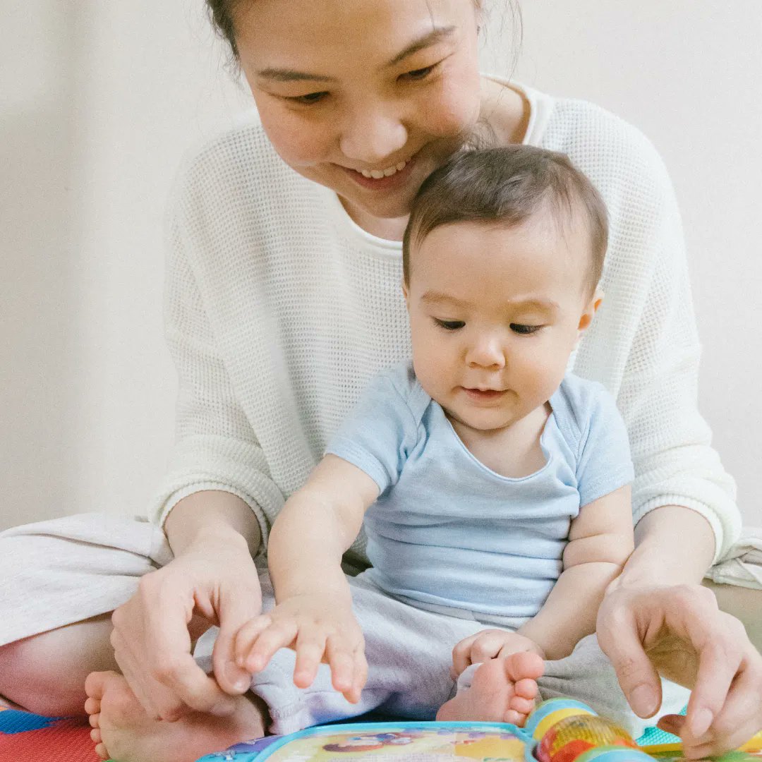 CoqLibrary's tweet photo. Korean Mother Goose is back on Apr 20, and held every Wed at 10am at City Centre. This program is in partnership with @SUCCESSCanada for Korean-speaking parents and their kids to learn lullabies, fingerplays, and lots of bounces and tickles. To register: https://t.co/py5v0Po7QS https://t.co/aBHuoCzkU9