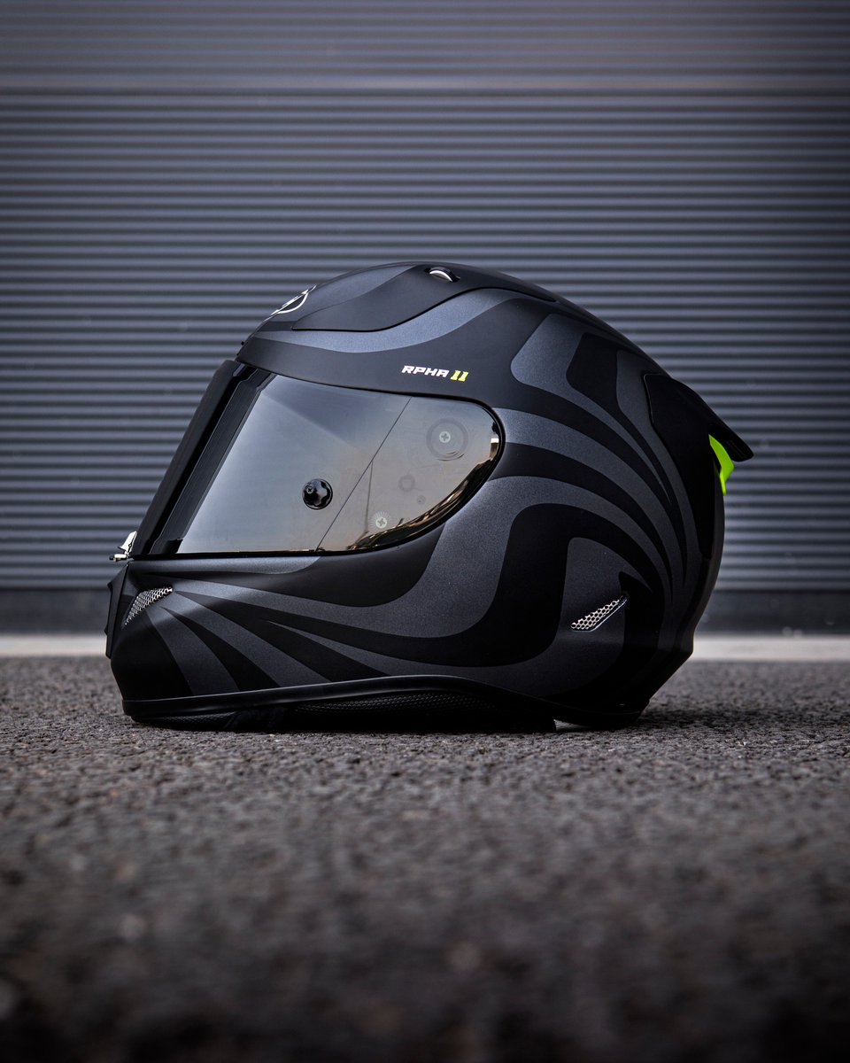 What a fantastic looking motorcycle helmet.
RPHA 11 Eldon 🔥 Available now from HJC authorised dealers. #motorcyclehelmet #hjchelmets @hjchelmetseurope