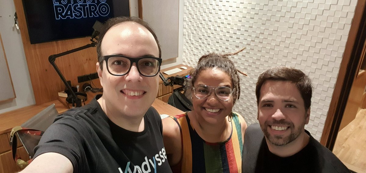 vida_jornalista's tweet photo. Gravando o Rio Memórias com @GabiMontoni sob o comando de Danny Dee no mesmo estúdio onde @brancavianna, @ruivanorio e @paula8scarpin gravaram Crime e Castigo da @radionovelo, pra ver se dá sorte 🍀💚 @rastropop https://t.co/cIkQ7htJ6r