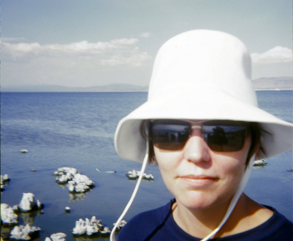 HoltSmithson's tweet photo. Happy birthday to Nancy Holt, born on this day in 1938.

Nancy Holt was a member of the earth, land, and conceptual art movements. Across five decades she asked questions about how we might understand our place in the world, investigating perception, systems, and place. https://t.co/mNJdSjuISH
