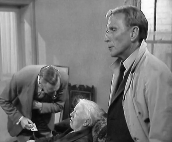 TalkingPicsTV's tweet photo. Frank joins an enquiry agency at 10:05pm PUBLIC EYE (1969) Case for the Defence #AlfredBurke #WilliamLucas #StanleyMeadows #AnnaWing https://t.co/9XqPoALCWl