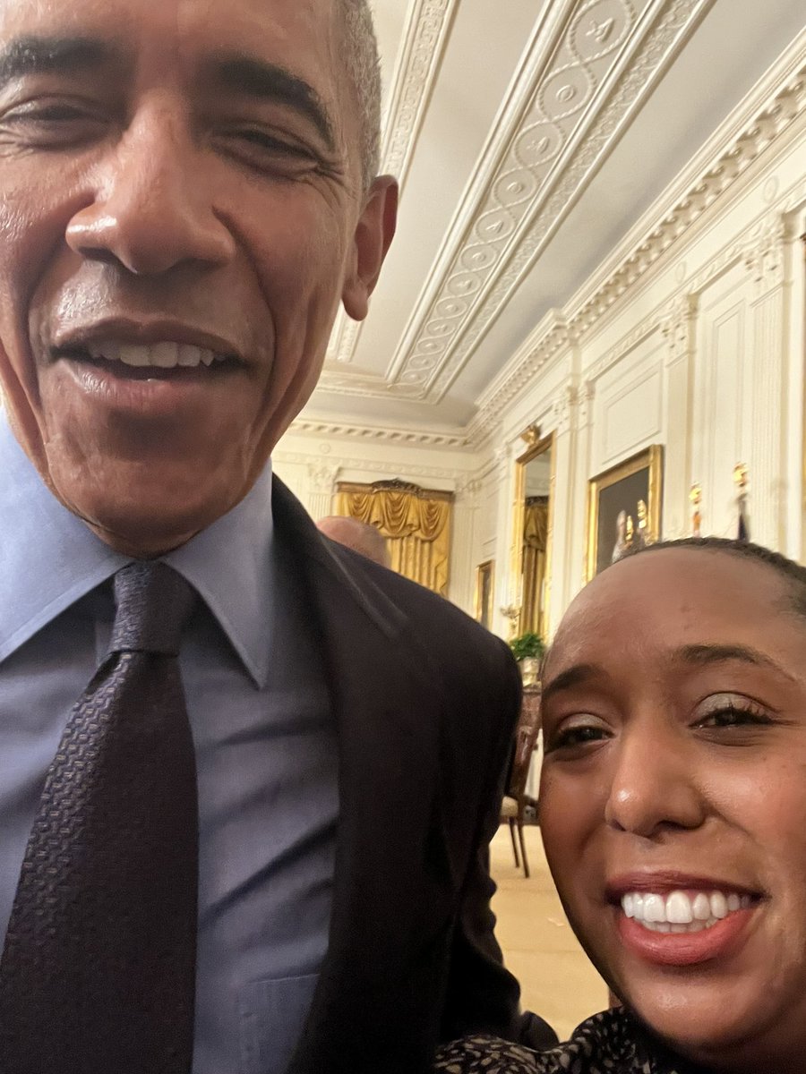 jennthetutor's tweet photo. I discussed @NOVAcommcollege, test-optional, pell expansion, discussed the need of educators and set up follow upmeeting… then I met President Obama and President Biden https://t.co/NCYry7nZJ3
