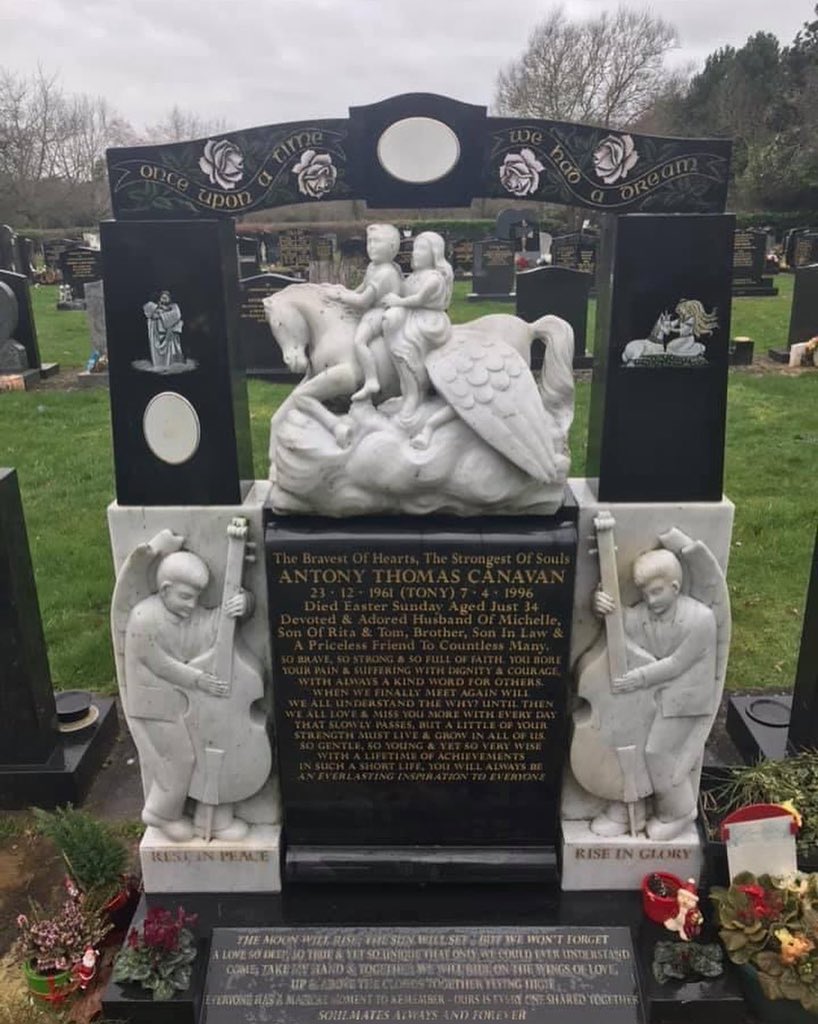 Graveone's tweet photo. Remembering You Grave Tending, tending graves across the uk either scheduled visits or one off deep cleans #grave #gravestone #marble #granite #nationwide https://t.co/GgBoif1UjT