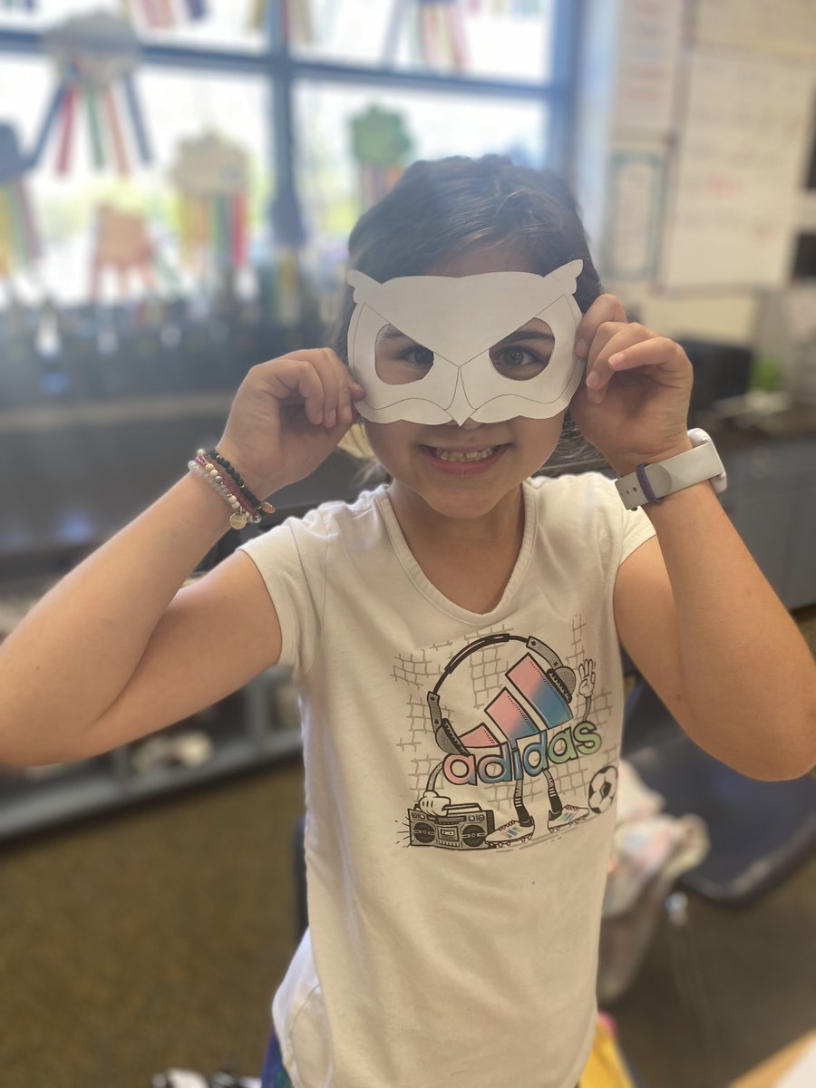 Purefoy2nd's tweet photo. What super animal would you want to be?! Students explored sight, sound and body coverings to design their own animal as they observed these physical characteristics of animals.🪲🦉🐍🦁 #FISD2 #AnimalCharacteristics #Science https://t.co/ijrFwadrKt