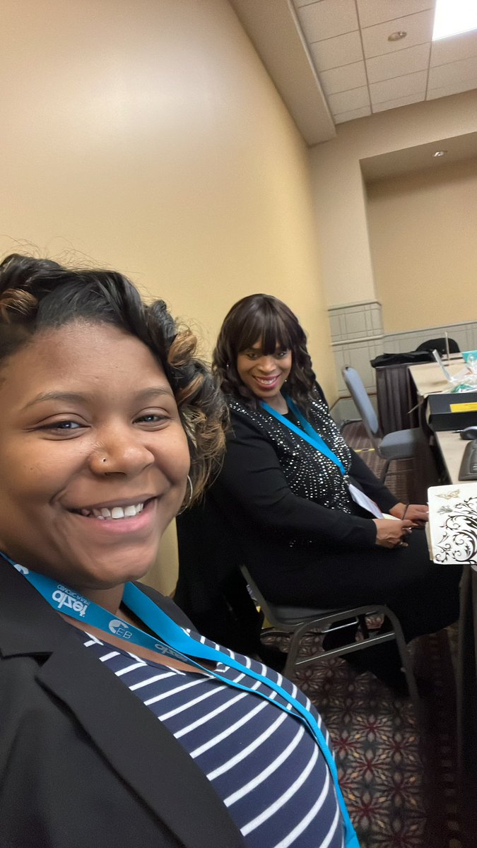 SciNtheChi's tweet photo. Shoutout to Lisa!!! The #expbio2022 conference wouldn’t be a success without you!!! @ASIPath https://t.co/3kCxnPs7dN