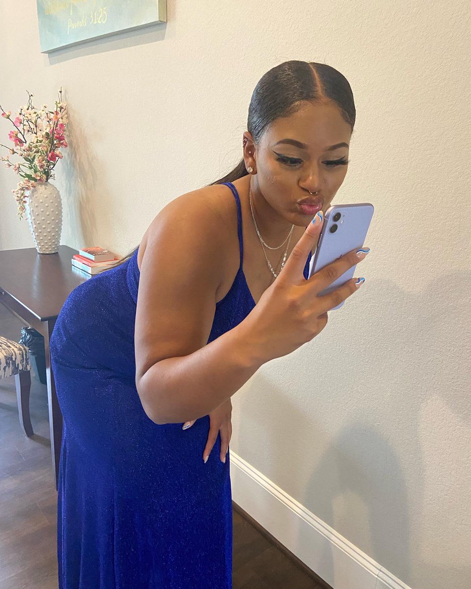 jaeslyn19's tweet photo. I like being on the dirt BUT when duty calls….I GLAM for the occasion!! #SeniorProm2022 https://t.co/jW2S1zJ64A