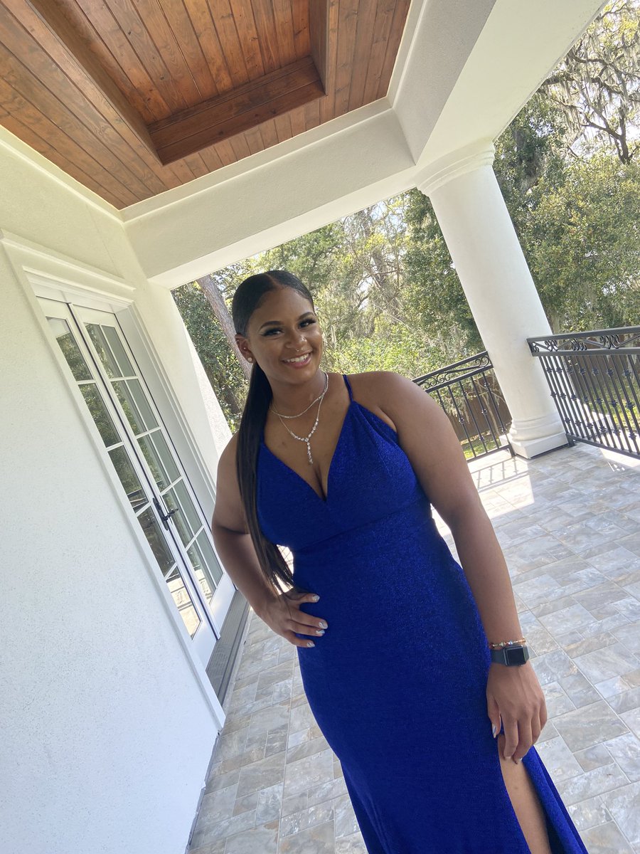 jaeslyn19's tweet photo. I like being on the dirt BUT when duty calls….I GLAM for the occasion!! #SeniorProm2022 https://t.co/jW2S1zJ64A